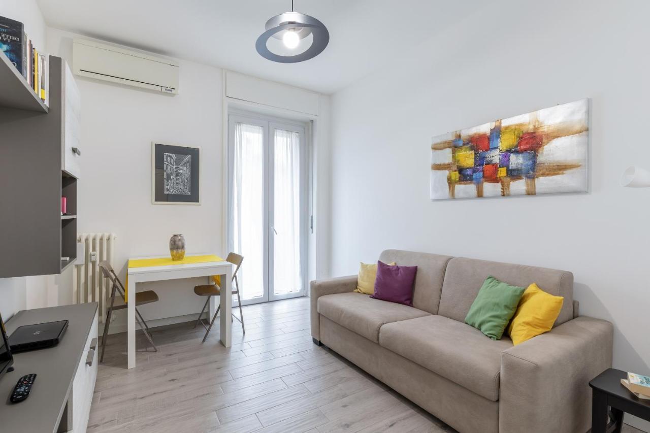 Piazza De Angeli M1 Comfortable Flat With Balcony Мілан Екстер'єр фото